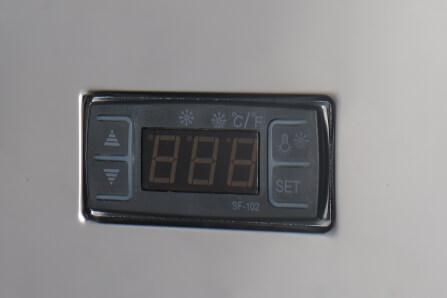 ตู้แช่เค้กเคาน์เตอร์ S-COOL รุ่น RTW-160L-5 กระจกทรงเหลี่ยม_4